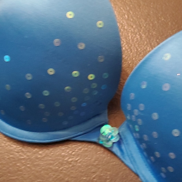 Victoria's Secret Very Sexy Pushup 34C - Picture 4 of 5